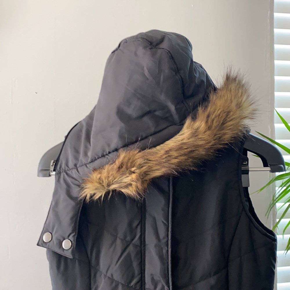 American Rag Women's Fur-Trim Removable Hood Insulated Puffer Vest - Picture 14 of 15